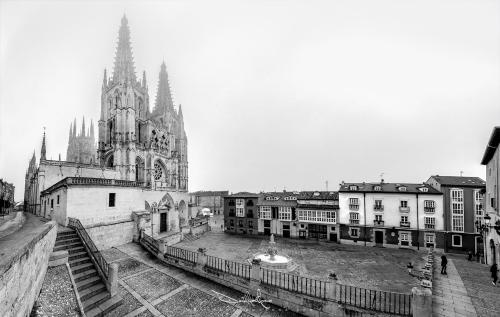 Burgos Blanco y Negro